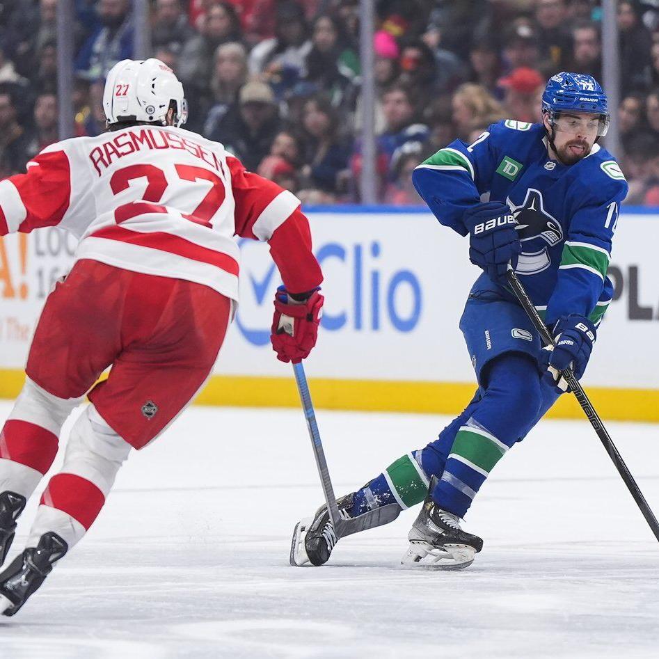 DeBrincat scores in OT, Detroit Red Wings edge Vancouver Canucks 3-2